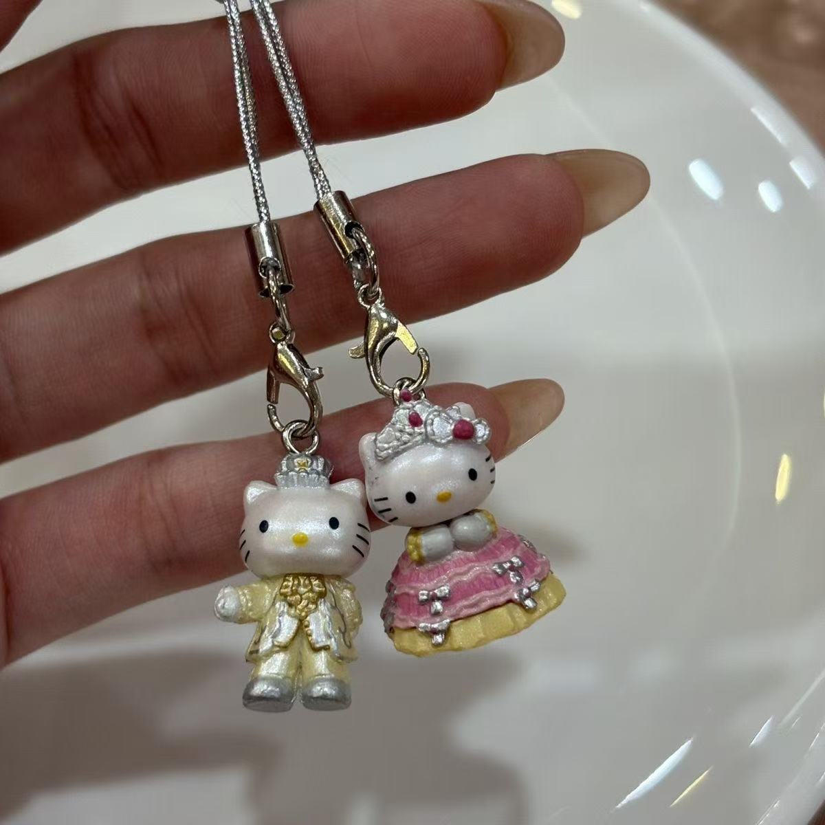 Kawaii Hello Kitty Wedding Dre - Event Suppliers ulasan dan harga